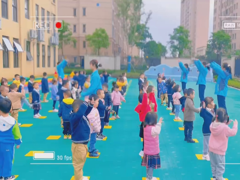 幼儿园师生做广播操-郴州市苏仙区第三十三幼儿园师生风采