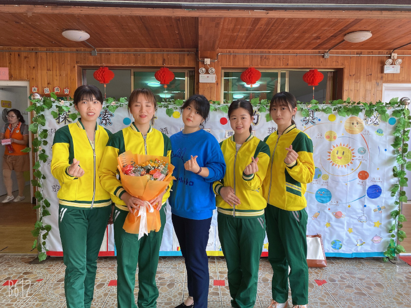 北湖区星海幼儿园教师合照